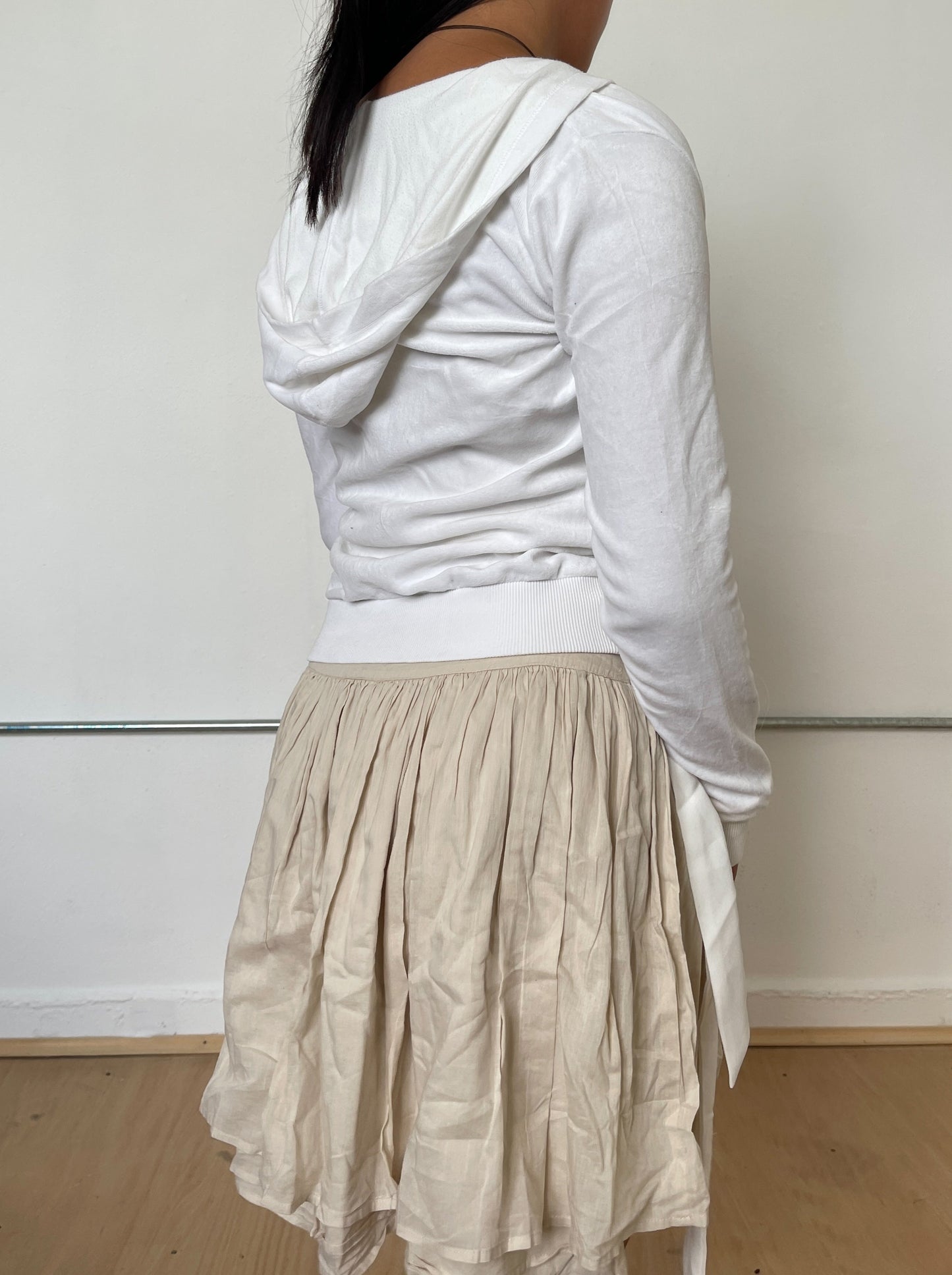 Vintage White Hooded Zip Up Jumper