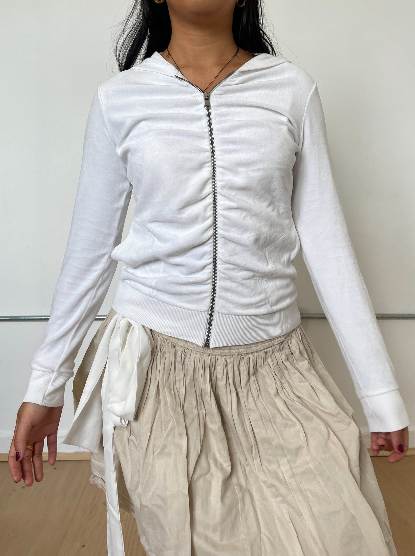 Vintage White Hooded Zip Up Jumper