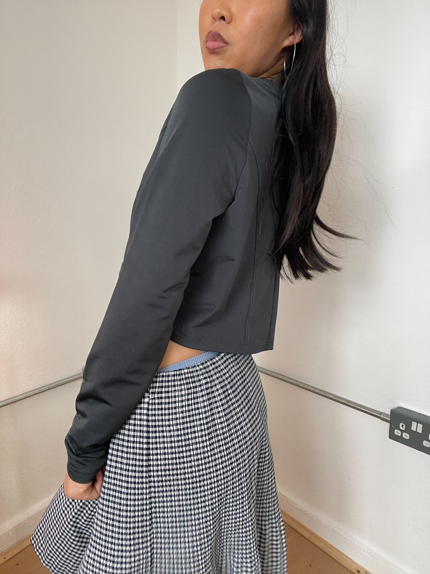 Dark grey long sleeve crop top