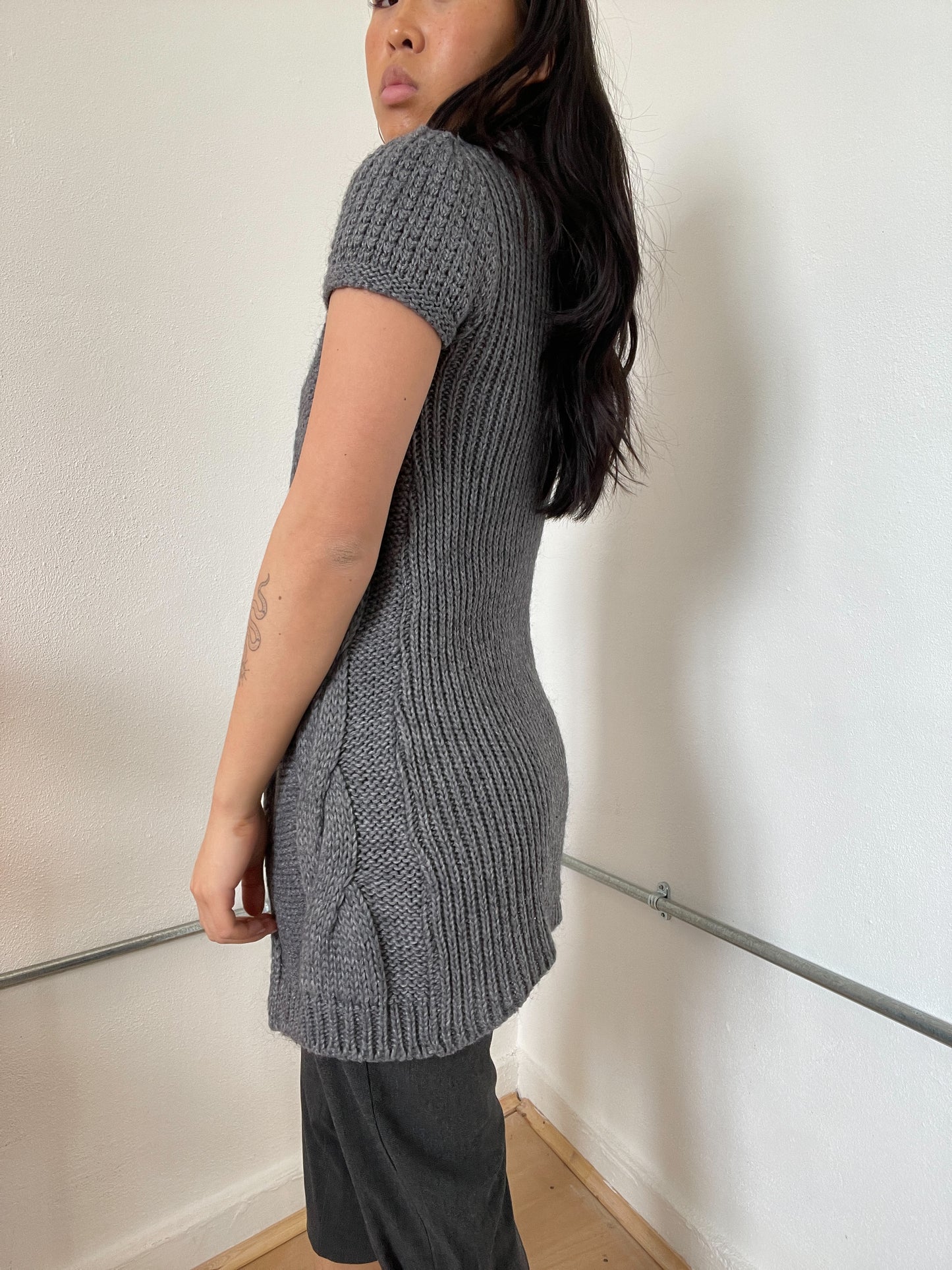Grey knitted short sleeve cardigan