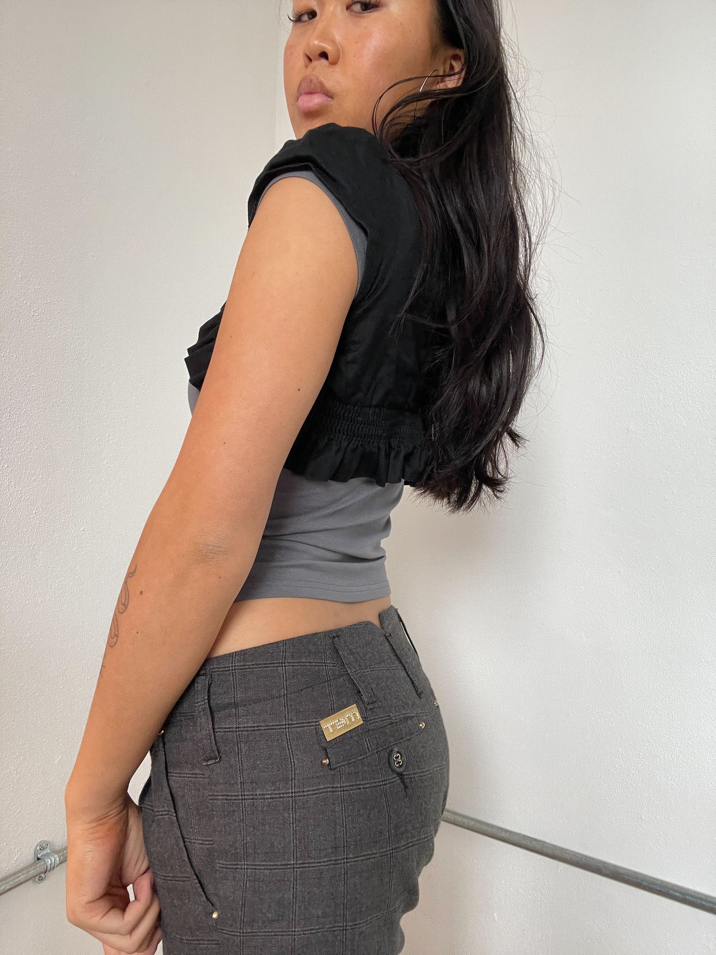 Black Ruffled Short Sleeve Shrug