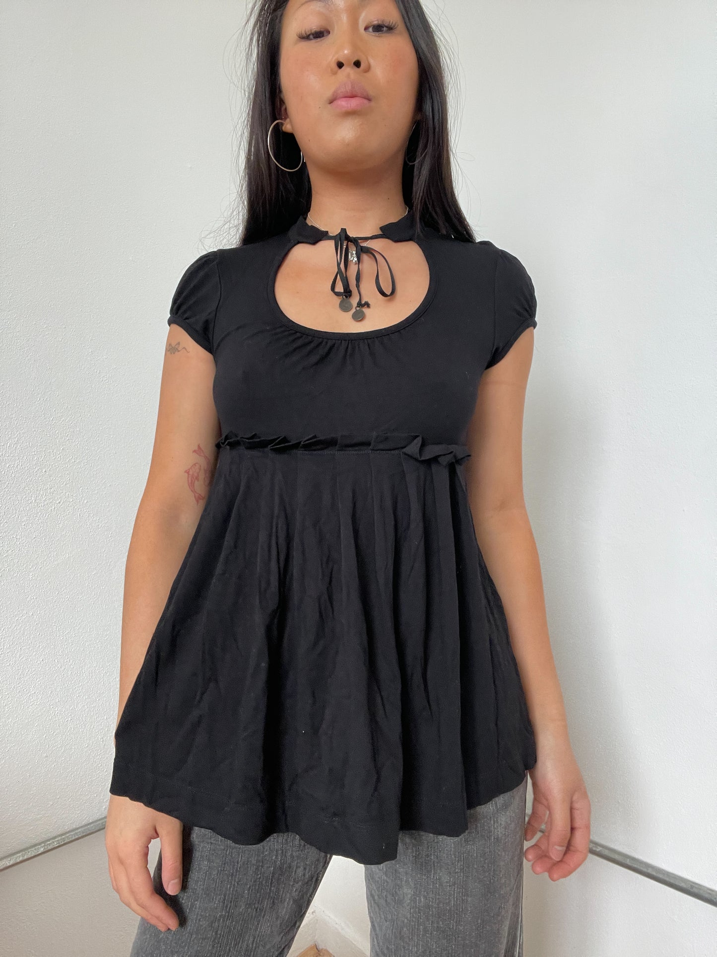 Black Cut-Out Cop Copine Swing Top