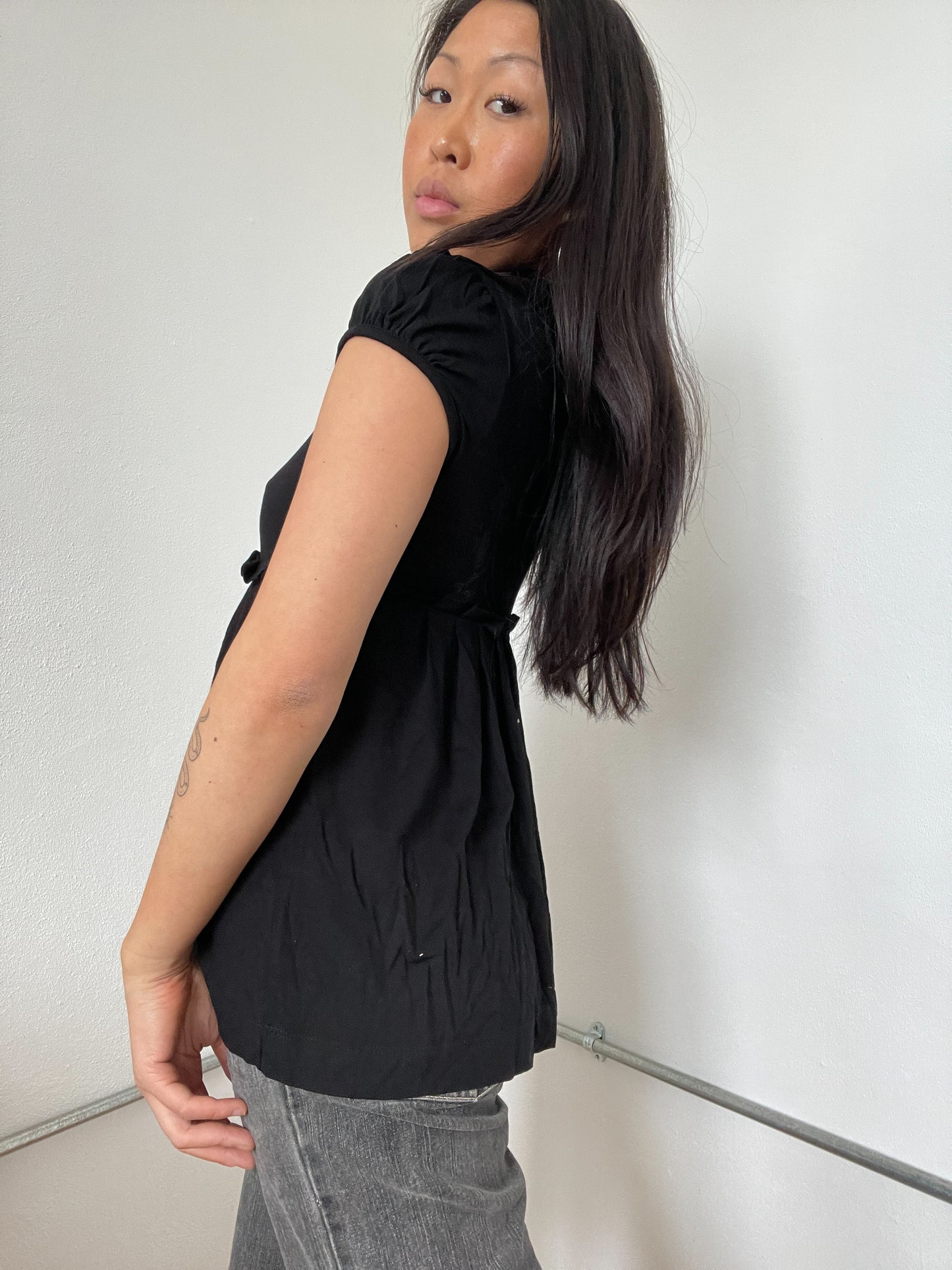 Black Cut-Out Cop Copine Swing Top