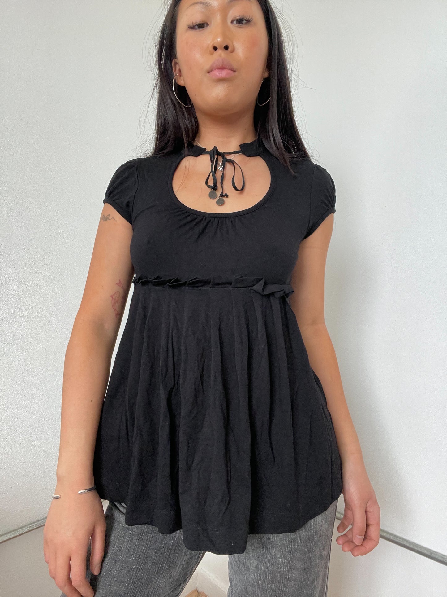 Black Cut-Out Cop Copine Swing Top