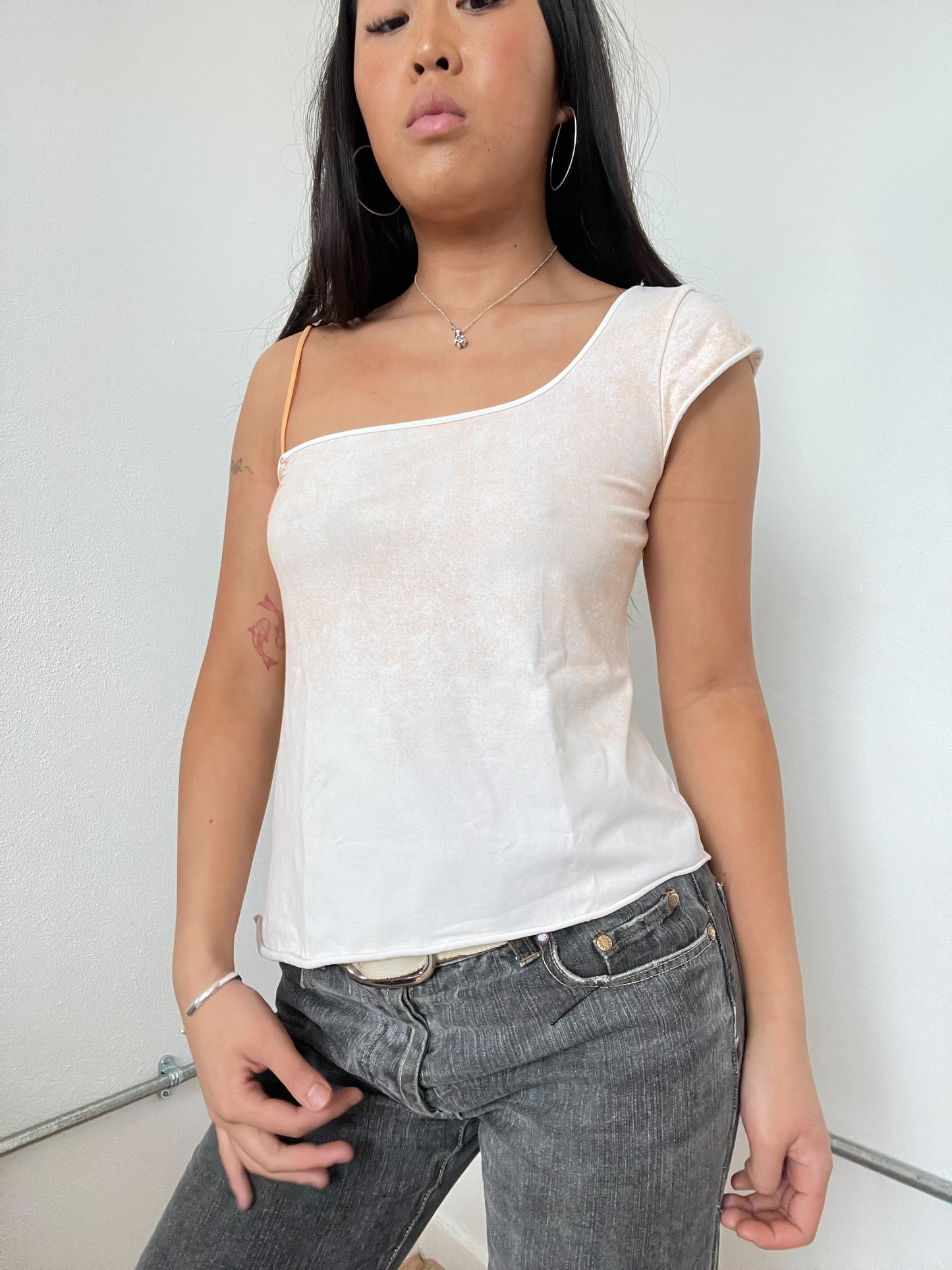 White Washed One-Shoulder Cop Copine Cami
