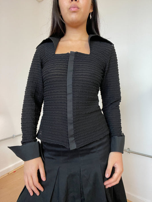 Black shirt long sleeve top